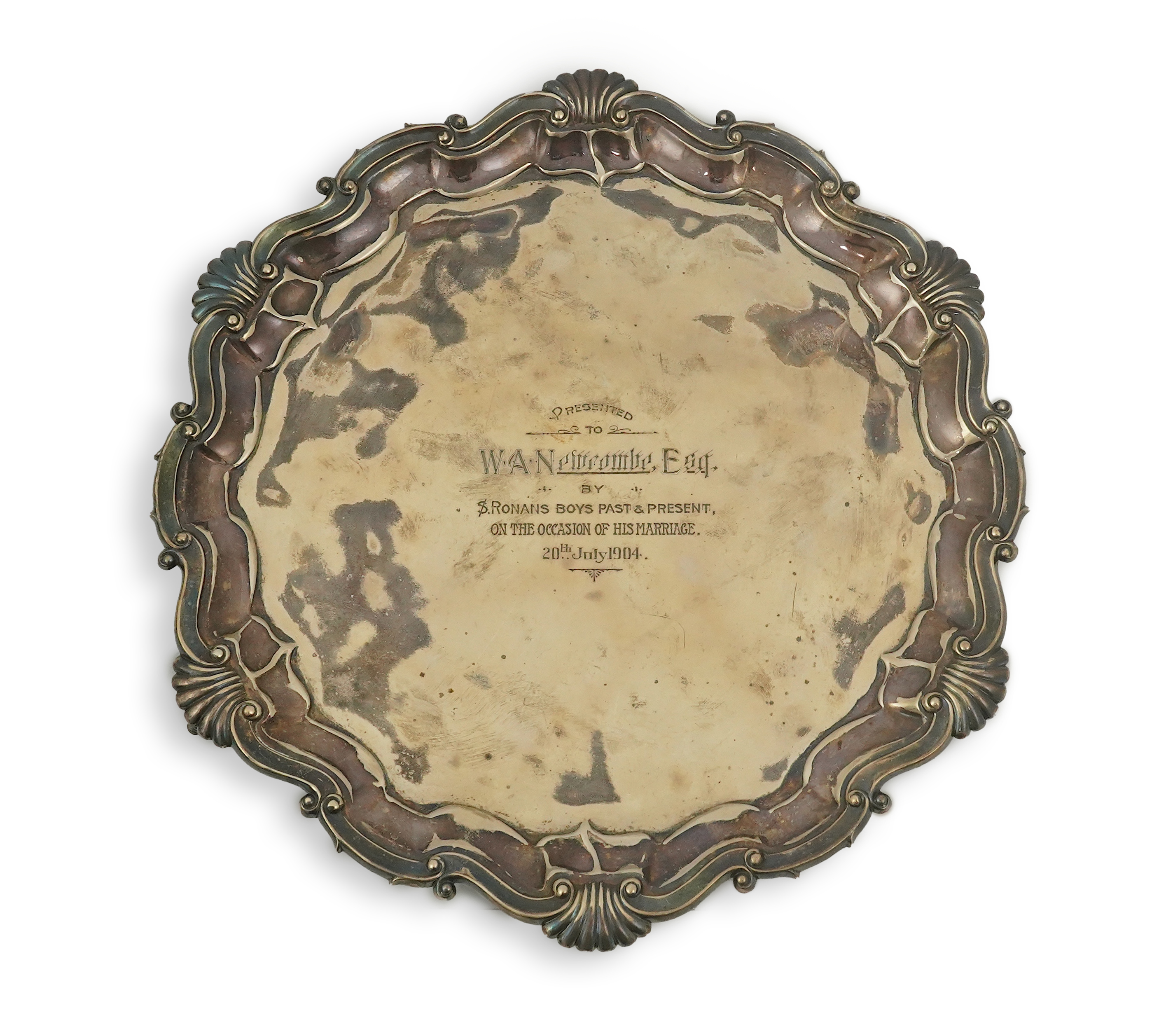 An Edwardian silver salver, by Goldsmiths & Silversmiths Co Ltd